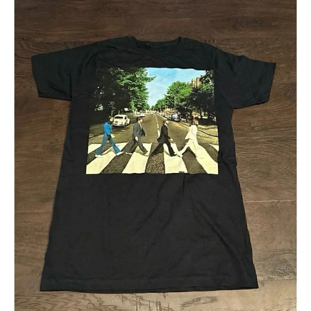 The Beatles ABBEY ROAD Official  2013 Apple Corps  T-SHIRT‎ Size medium b13